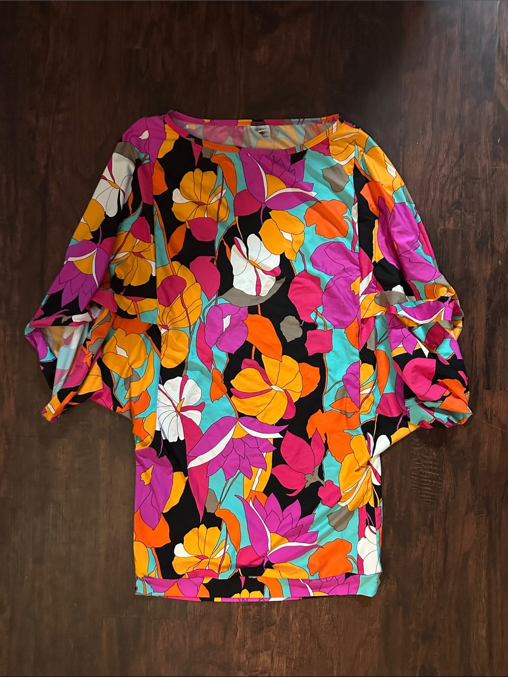 Trina Turk Floral Dolman Sleeve fitted cover up. EUC. Size small.